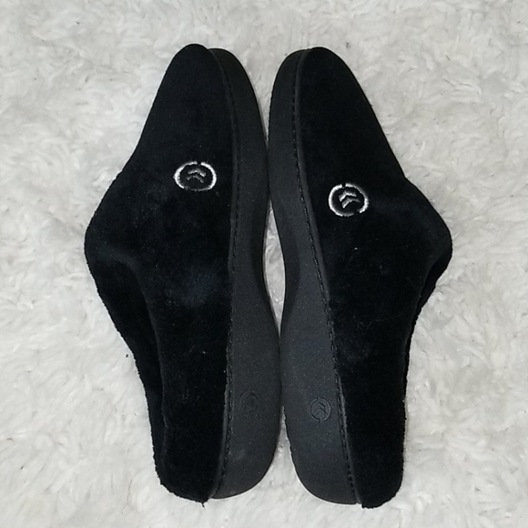 ISOTONER SLIPPERS